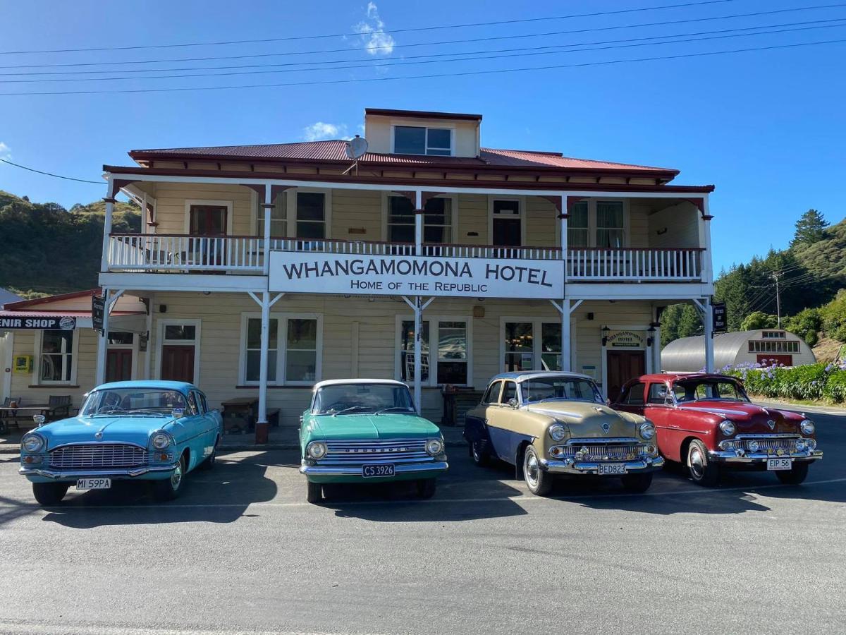 Whangamomona Hotel Stratford Bagian luar foto