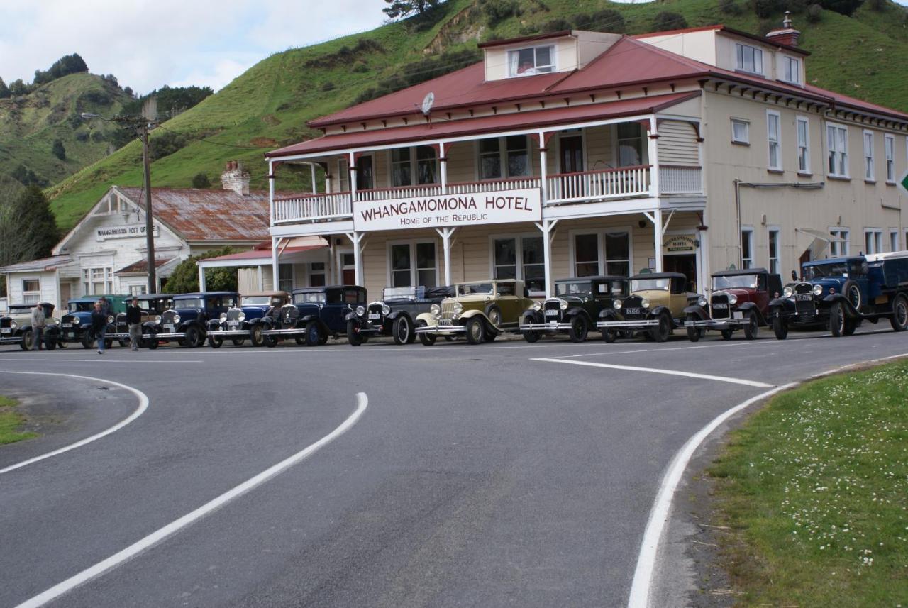 Whangamomona Hotel Stratford Bagian luar foto