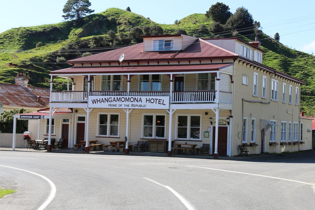 Whangamomona Hotel Stratford Bagian luar foto